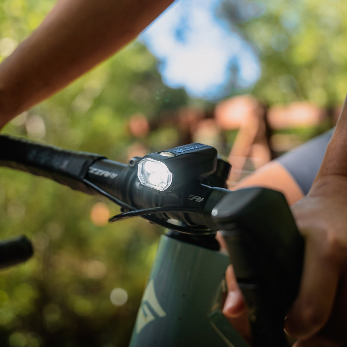 Lezyne KTV Drive Pro 400+ Front ohjaustangossa
