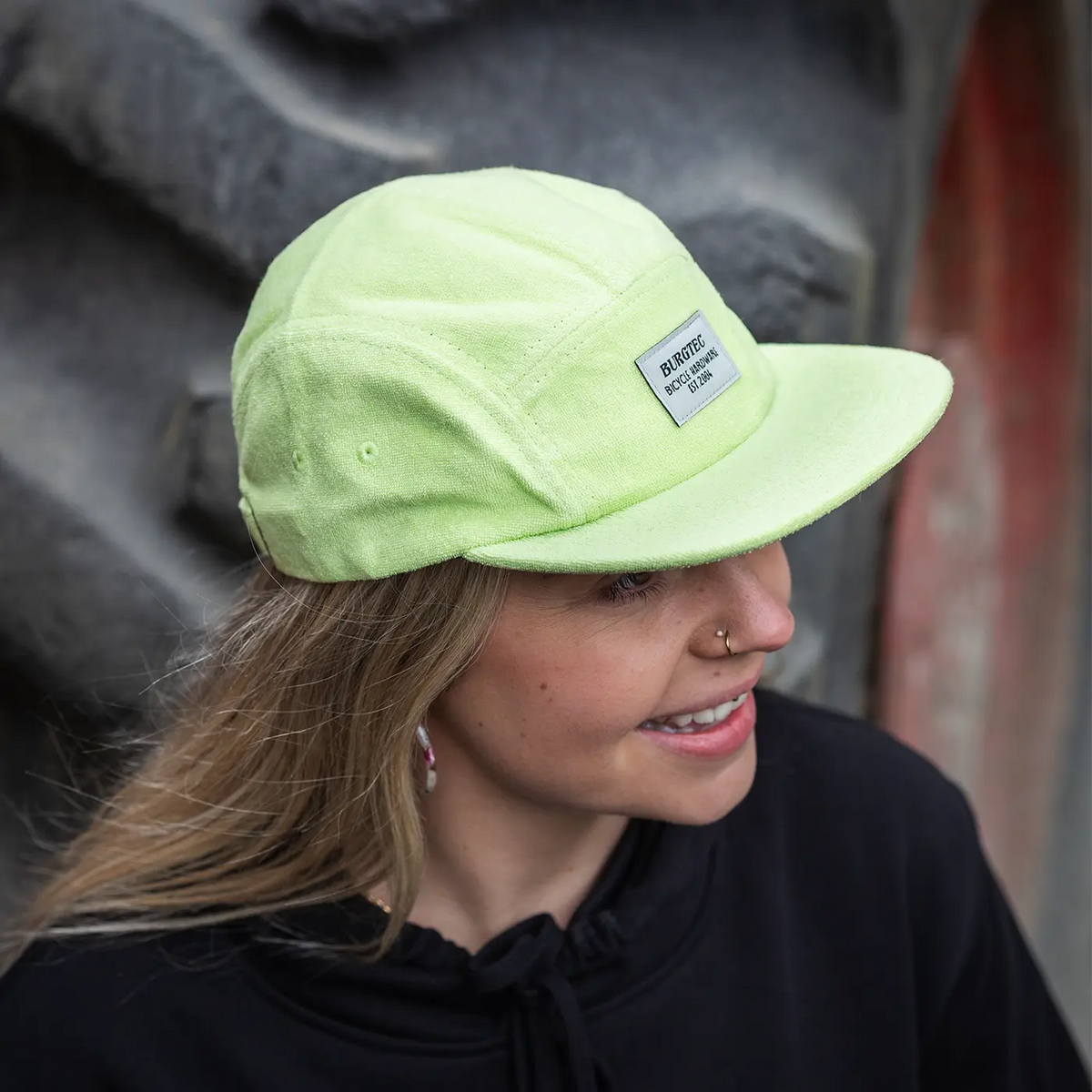 BURGTEC ARCADE FIVE PANEL Lemonade Yellow -lippalakki