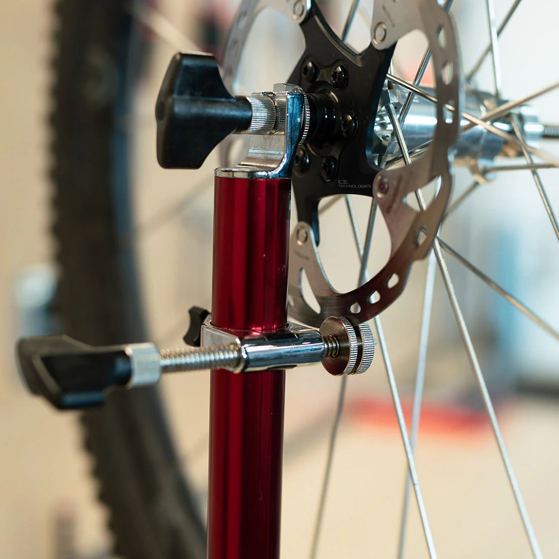 Wielcentreerstandaard FEEDBACK SPORTS Pro Truing Stand 2.0