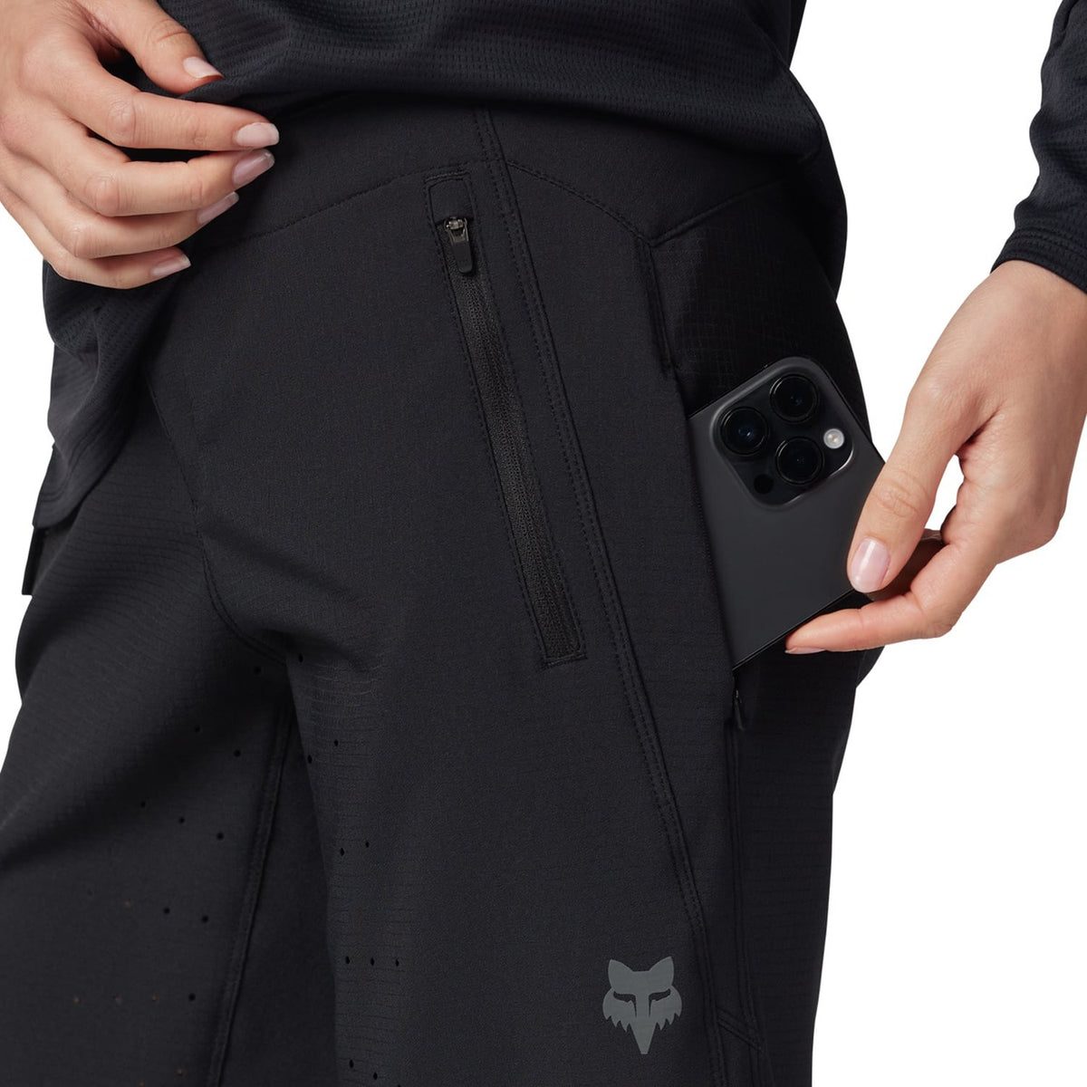 FOX DEFEND Dam Shorts Svart