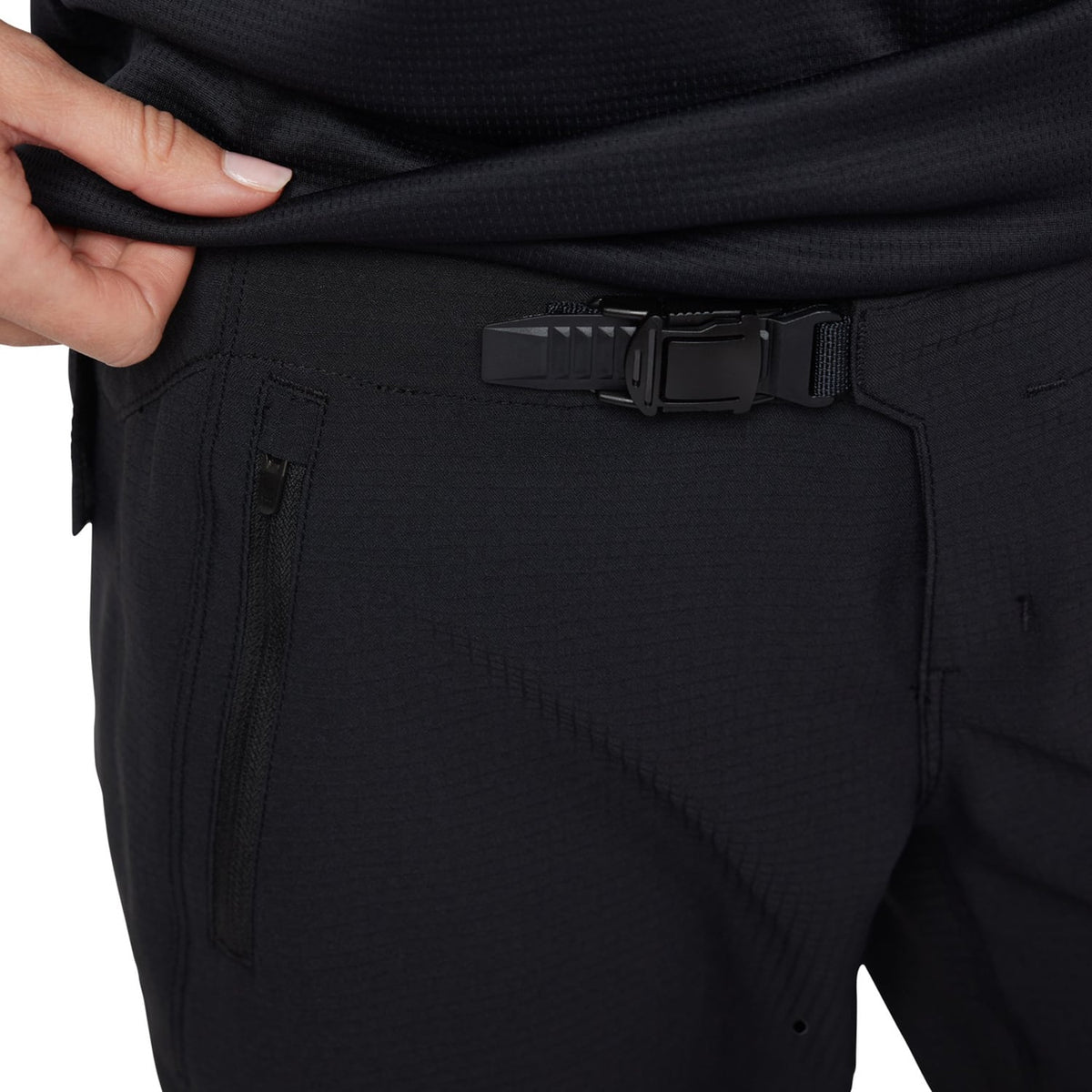 FOX DEFEND Dam Shorts Svart