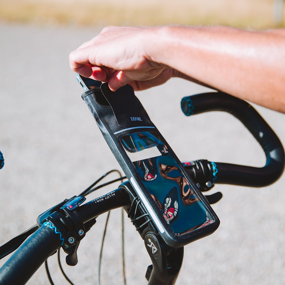 ZEFAL Z-CONSOLE DRY L Universal Smartphone Mount