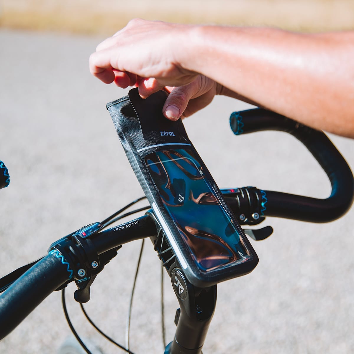 ZEFAL Z-CONSOLE DRY L Universal Smartphone Mount