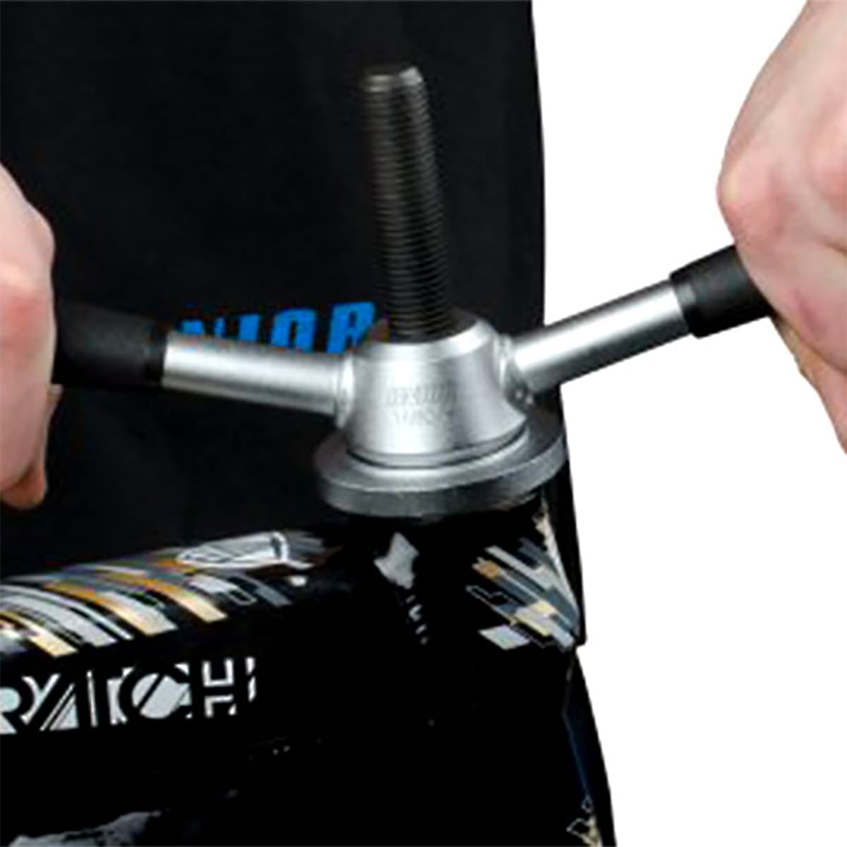 UNIOR -1680/4 laakerikannen puristin