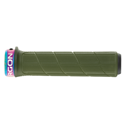 Ročaji ERGON GD1 EVO Slim Factory ledeno mahovno zeleni z objemkami Oil Slick – podrobnost