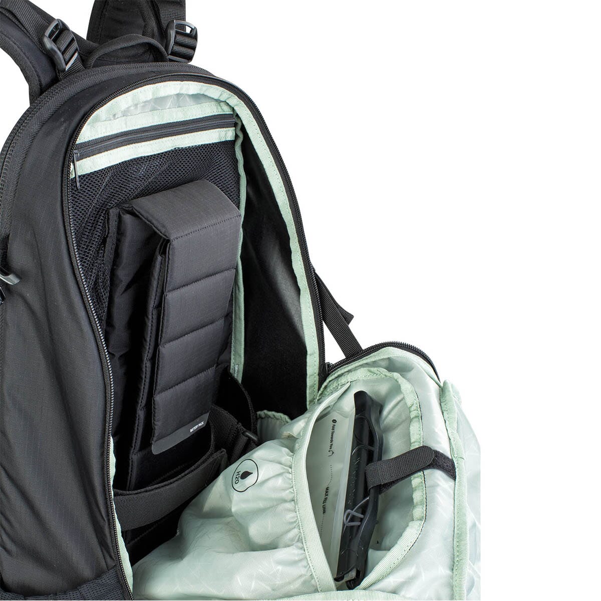 EVOC TRAIL E-RIDE 20L musta selkäreppu selkäsuojalla