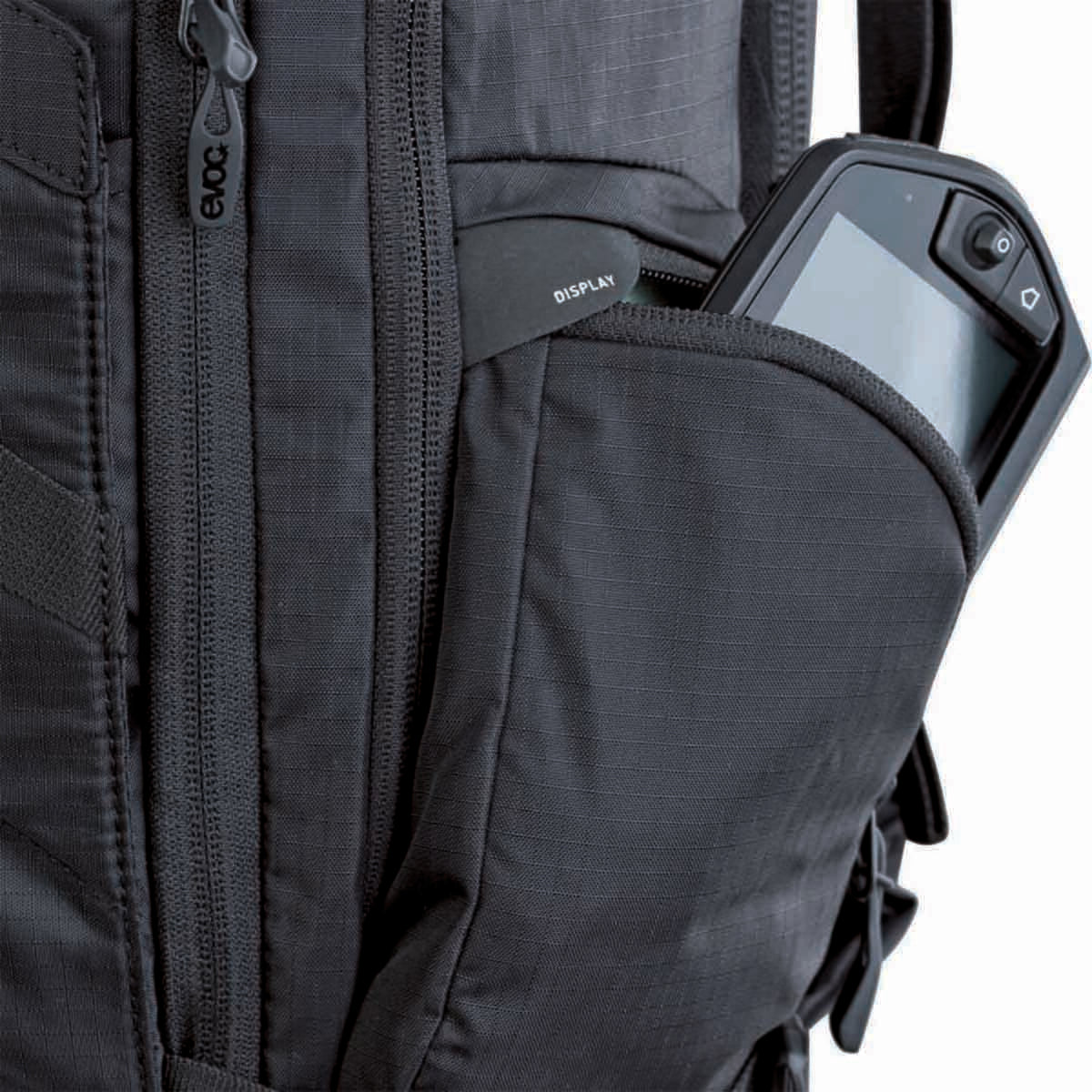 EVOC TRAIL E-RIDE 20L musta selkäreppu selkäsuojalla