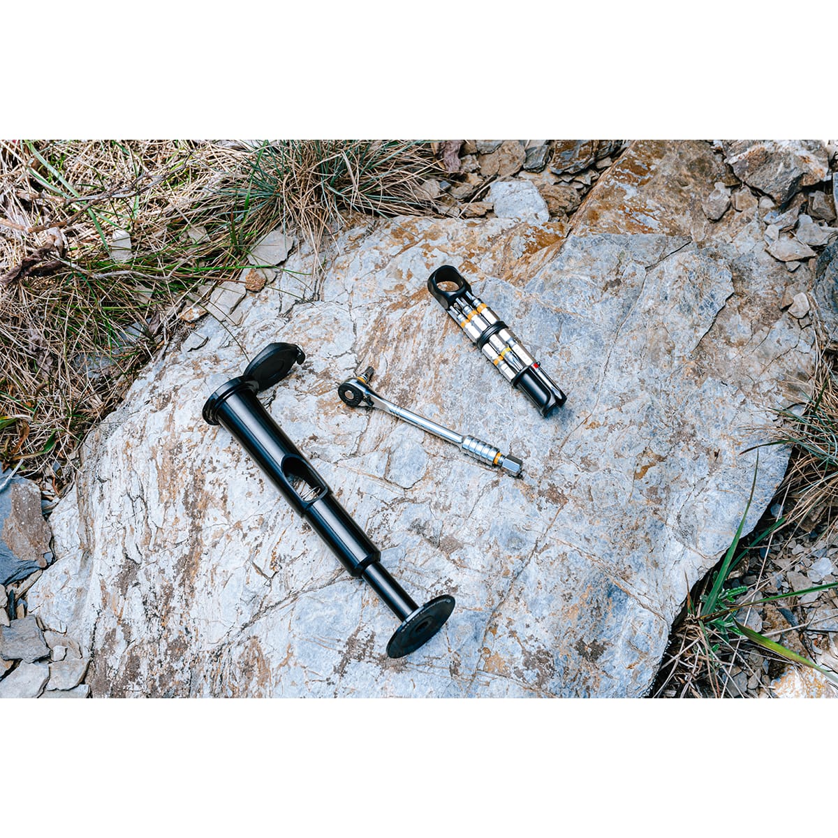 GRANITE DESIGN STASH RT 42 mm Tapered Fork Steerer Integrated Multi-Tool (10 Tools) Black