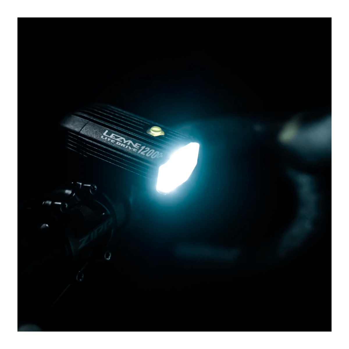 LEZYNE LITE DRIVE 1200+ Front Light Black