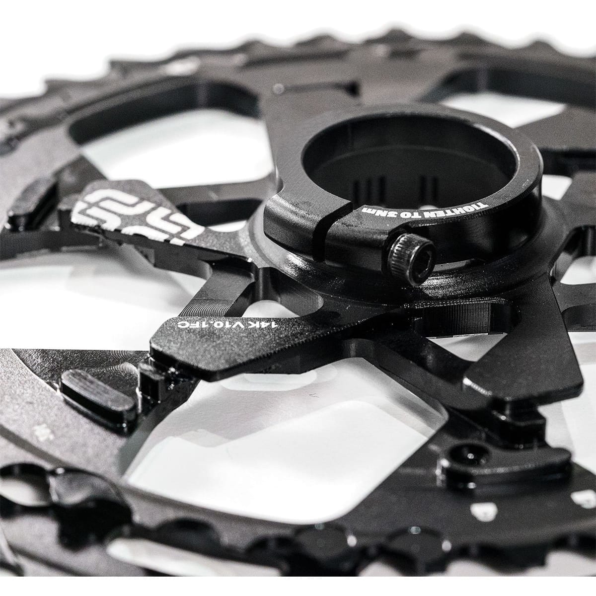 Kassett 12V E-THIRTEEN TRS+