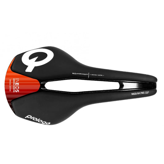 Sadel PROLOGO NAGO R4 PAS 137mm Skenor Tirox INEOS Svart/Röd