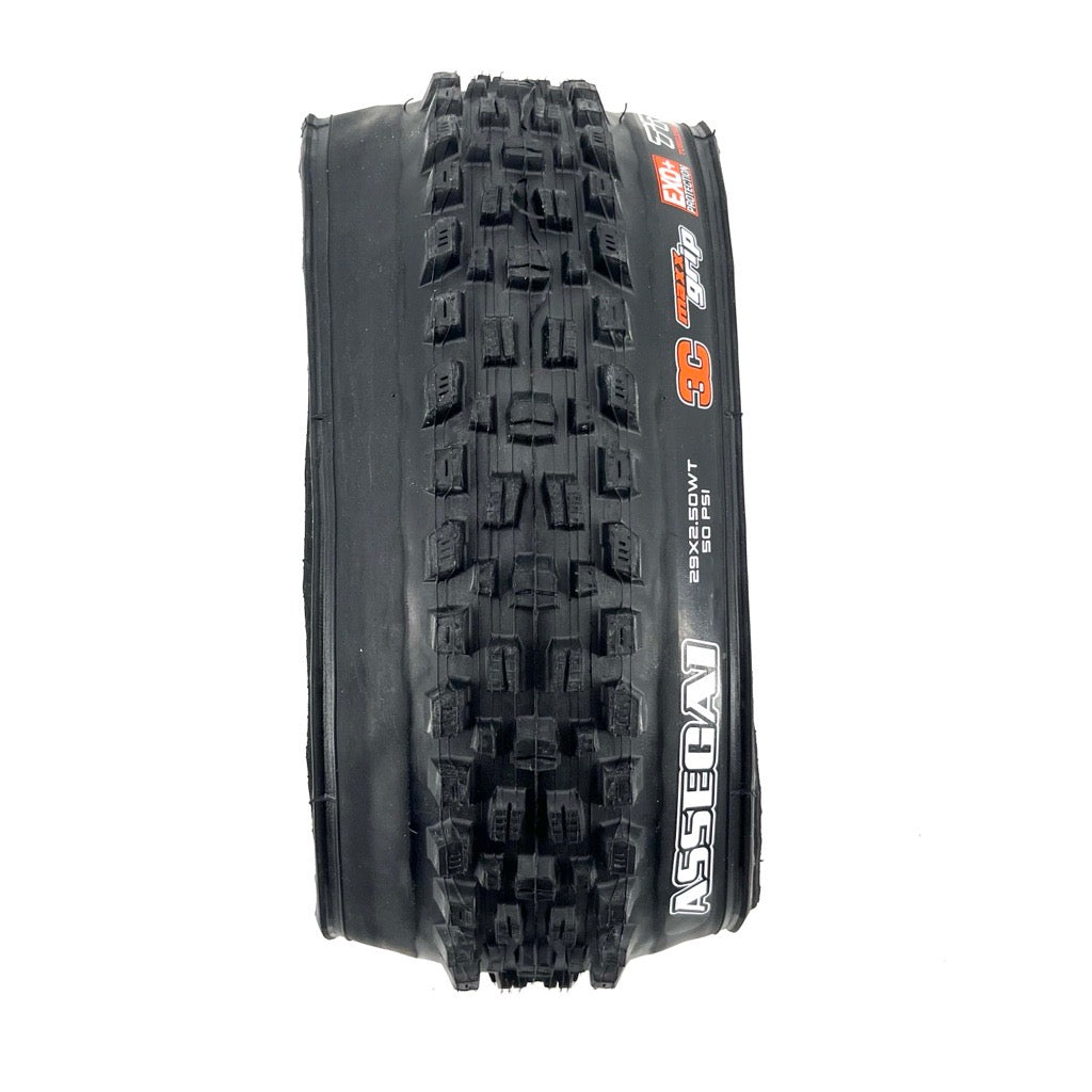Däck MAXXIS ASSEGAI 29x2.50 WT Exo+ 3C MaxxGrip Tubeless Ready Vikbart Svart