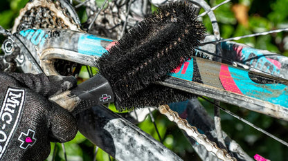 MUC-OFF DOUBLE ENDED Cleaning Brush