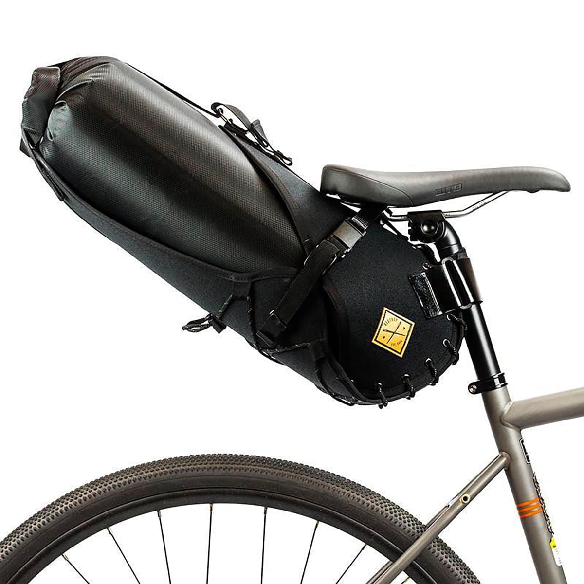 Sadelväska RESTRAP SADDLE BAG Svart + DRY BAG