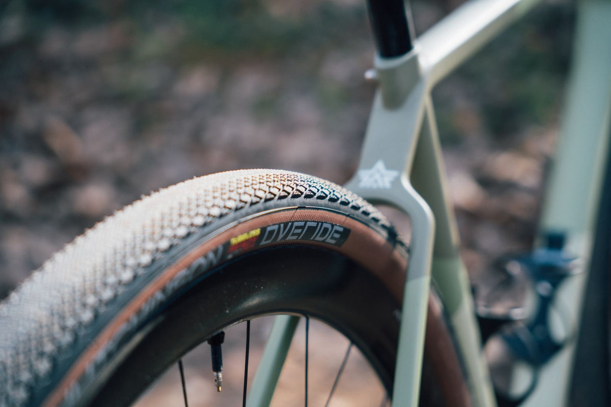 Ελαστικό HUTCHINSON OVERIDE 700x40c Hardskin Tubeless Ready Καφέ