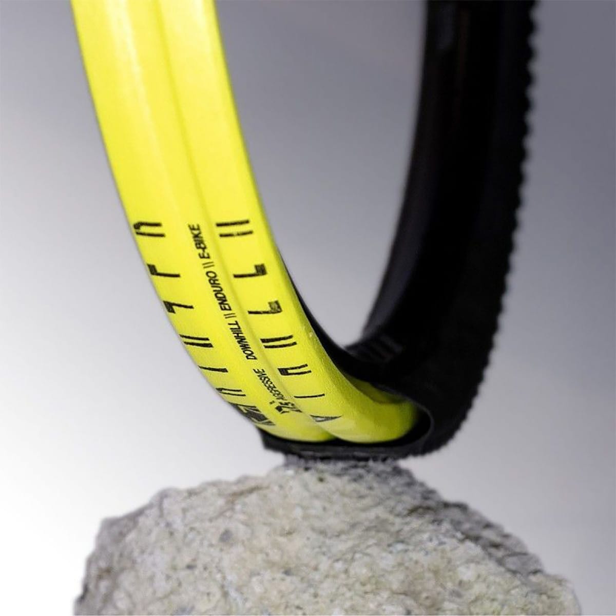 Antipropichovací pěna PANZER ENDURO GEN3C 29" 2,3"-2,6" / 25-30 mm