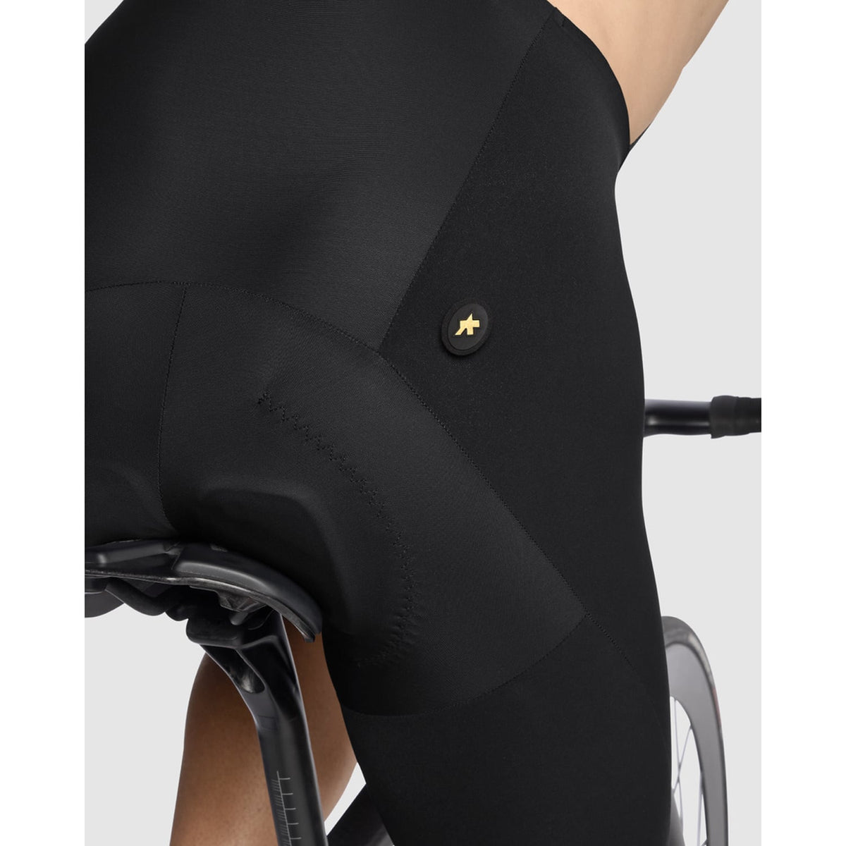 Kraťasy s laclem ASSOS EQUIPE RSR S11 černé