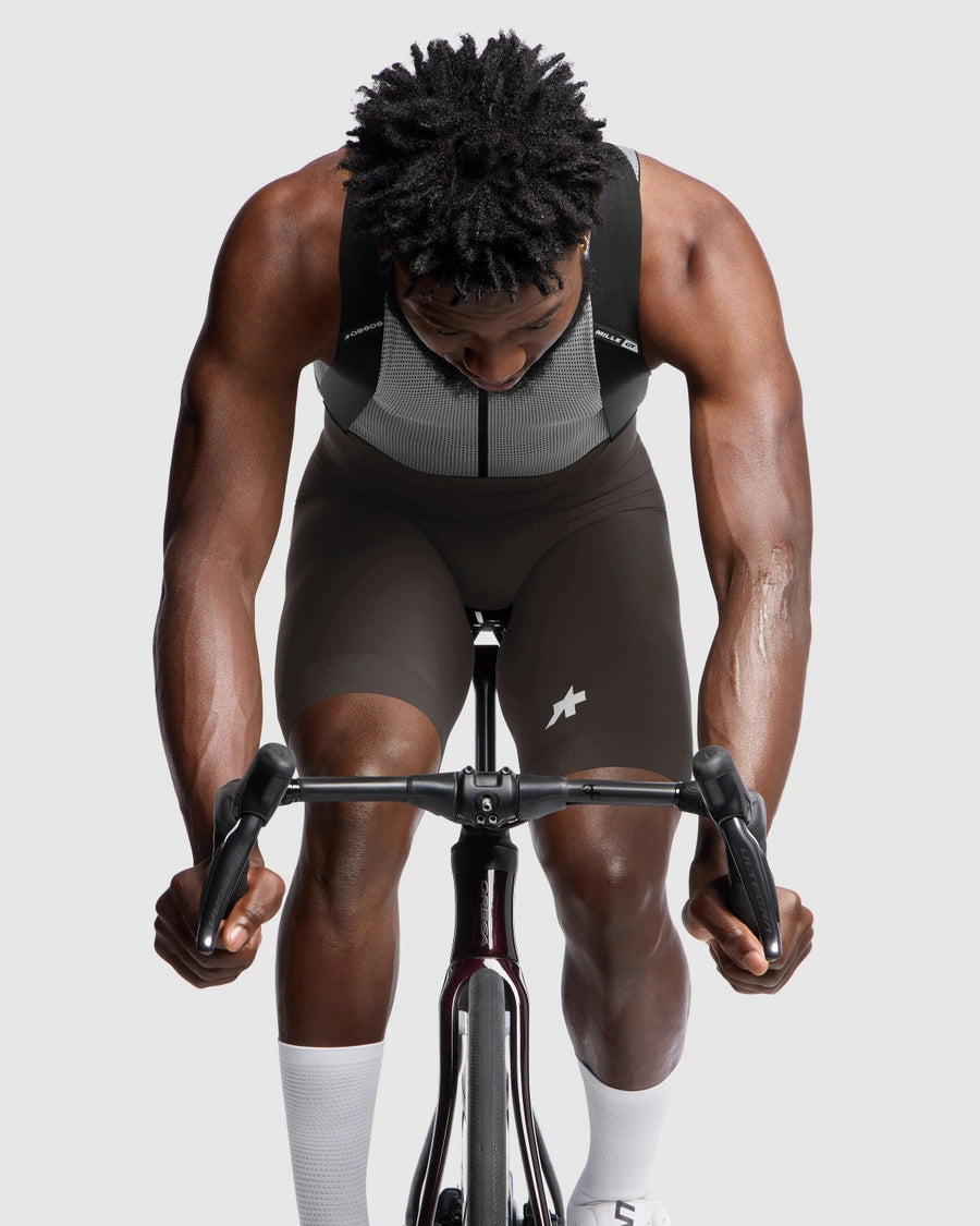 ASSOS MILLE GT S11 Lyhyt Henkselicuissard Ruskea