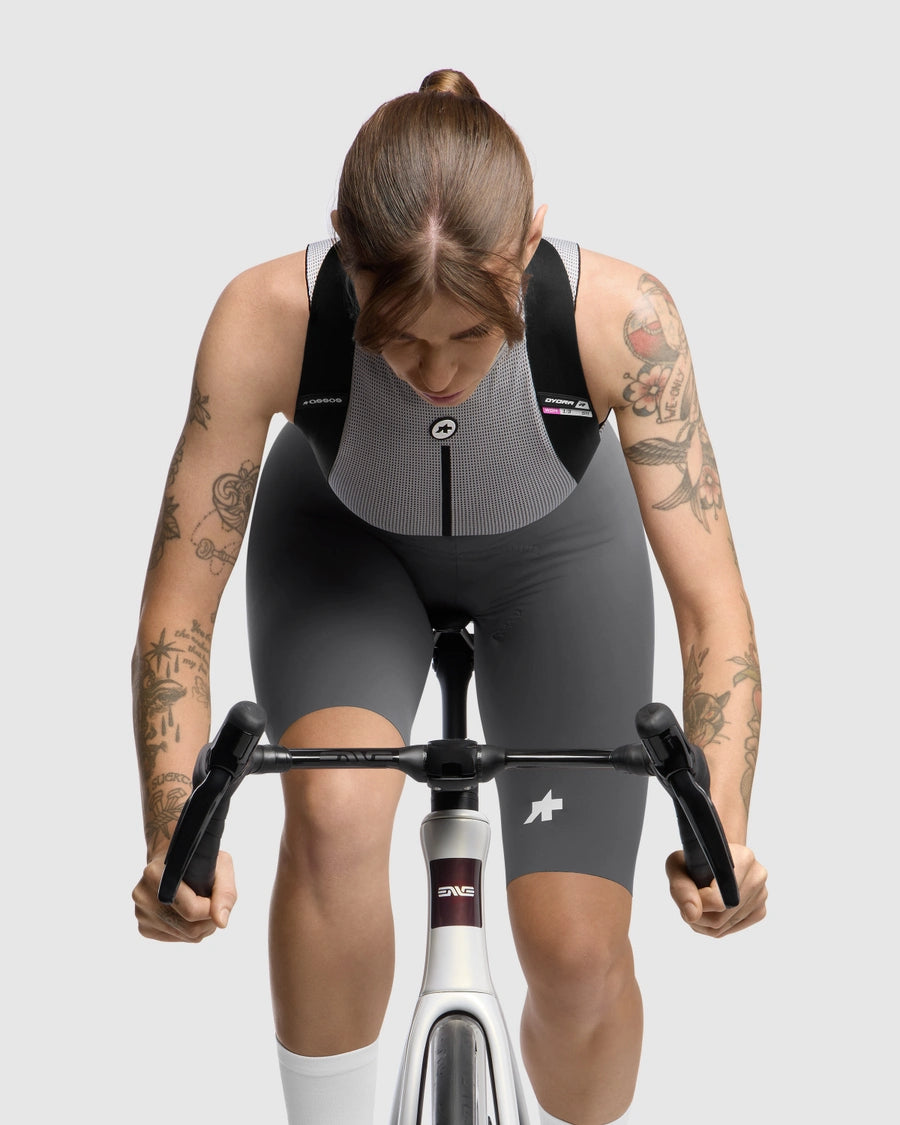 ASSOS DYORA R S11 Naisten Henkselishortsit Harmaa