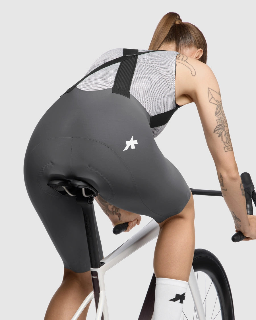 ASSOS DYORA R S11 Naisten Henkselishortsit Harmaa