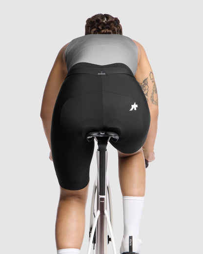 Krátké kraťasové kalhoty ASSOS UMA GT HALF S11 LONG Dámské Černé