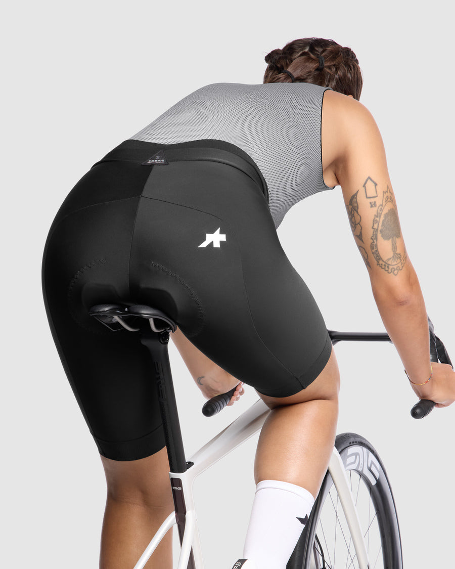 ASSOS UMA GT HALF S11 LONG Dame Kortbukser Sort