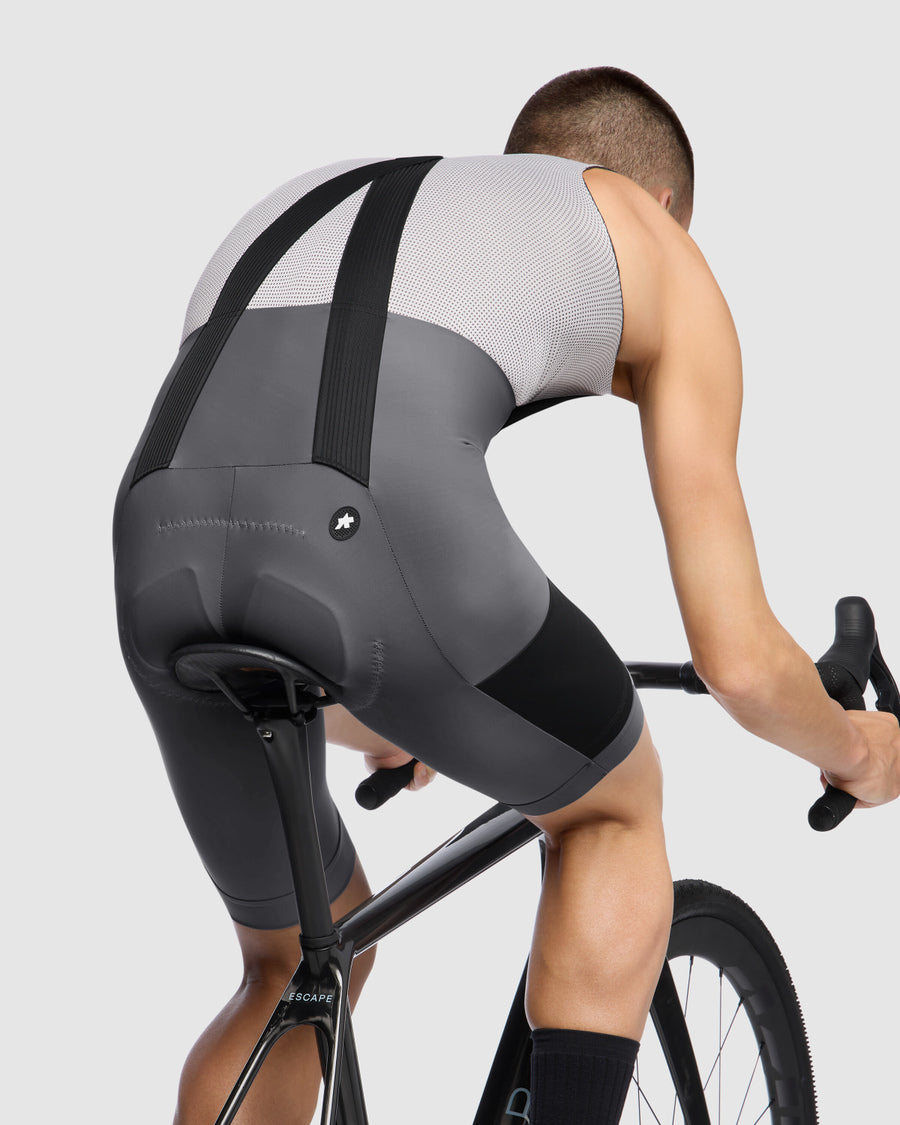 Bib shorts ASSOS TACTICA KIESKAFER GRAVEL T5 Grå