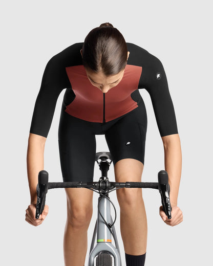 ASSOS TACTICA T5 -lyhythihainen naisten pyöräilypaita Burned Brown