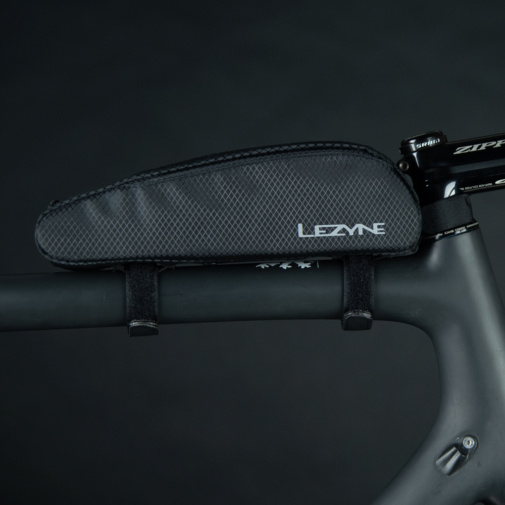 LEZYNE AERO ENERGY CADDY melna somiņa rāmja augšējai caurulei