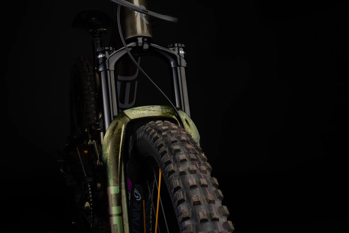 Vidlice CANE CREEK HELM MKII AIR 29" kuželová osa 15x110 mm Boost – limitovaná edice Aurora