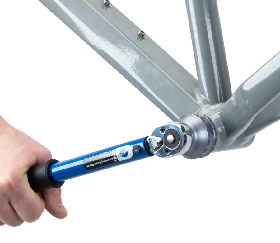 Park Tool BBT-59.3 tightening a cup with a TW-6.2 torque wrench