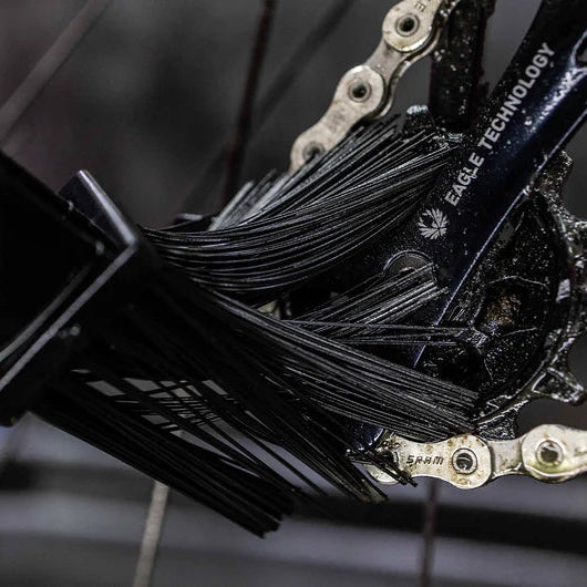 MUC-OFF CHAIN BRUSH