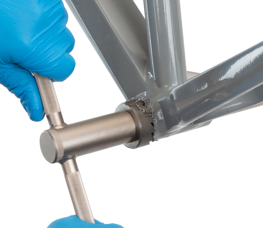 Park Tool BTS-1 facing a BSA bottom bracket shell