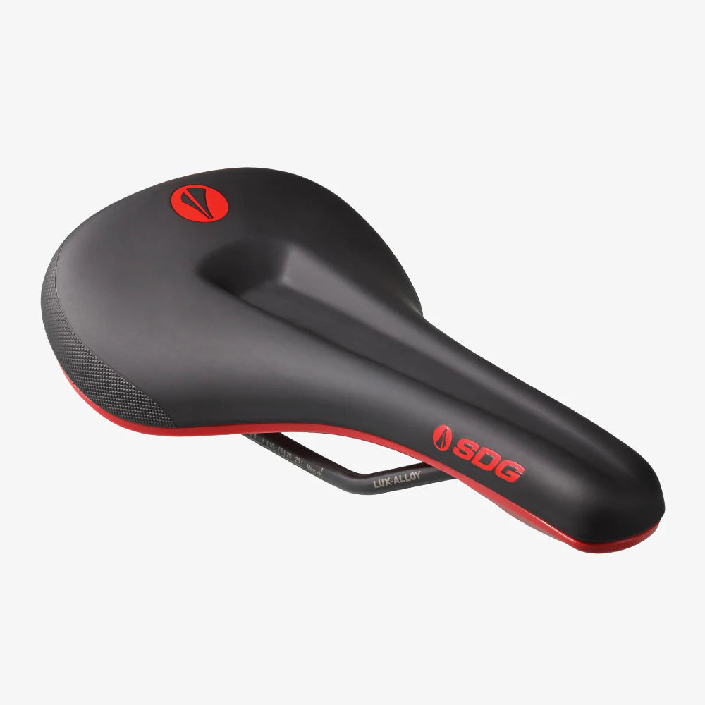 SDG BEL-AIR V3 MAX Saddle Lux-Alloy Rails Black/Red