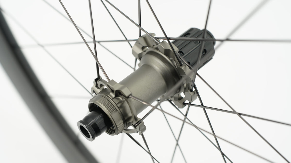 Para kół SCOM AERO 40 Tubeless Ready (Center Lock)