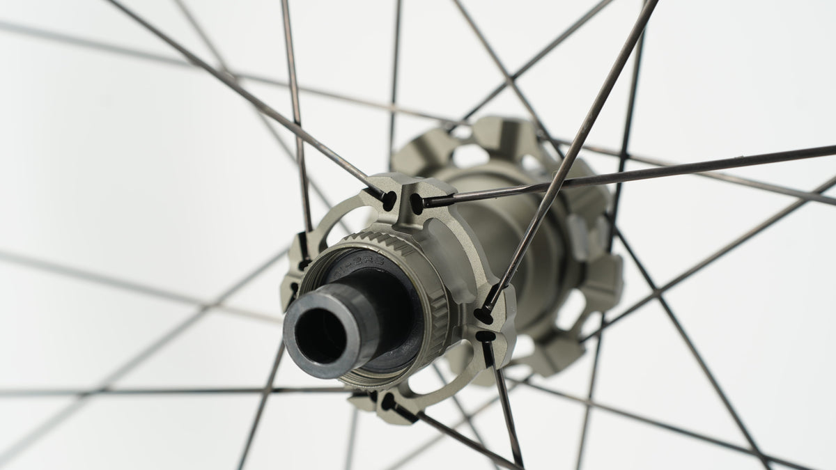 Para kół SCOM AERO 40 Tubeless Ready (Center Lock)