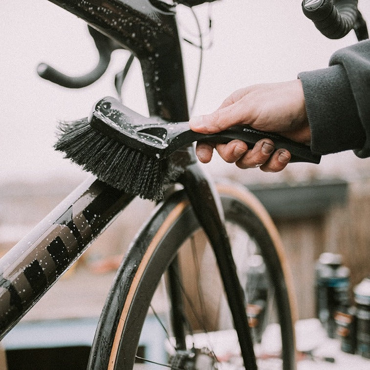 Vask af cyklen med DYNAMIC BLØD VASKEBØRSTE