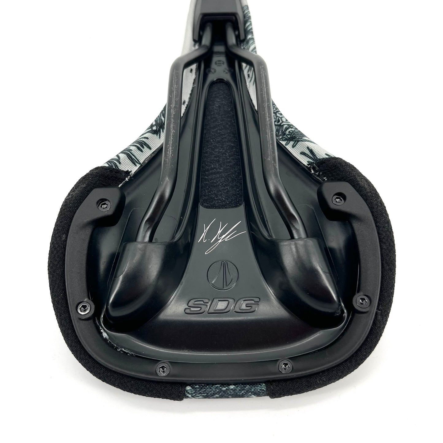 SDG CAST SCOTTISH WILDCAT Kriss Kyle Signature Lux Alloy Rails Saddle