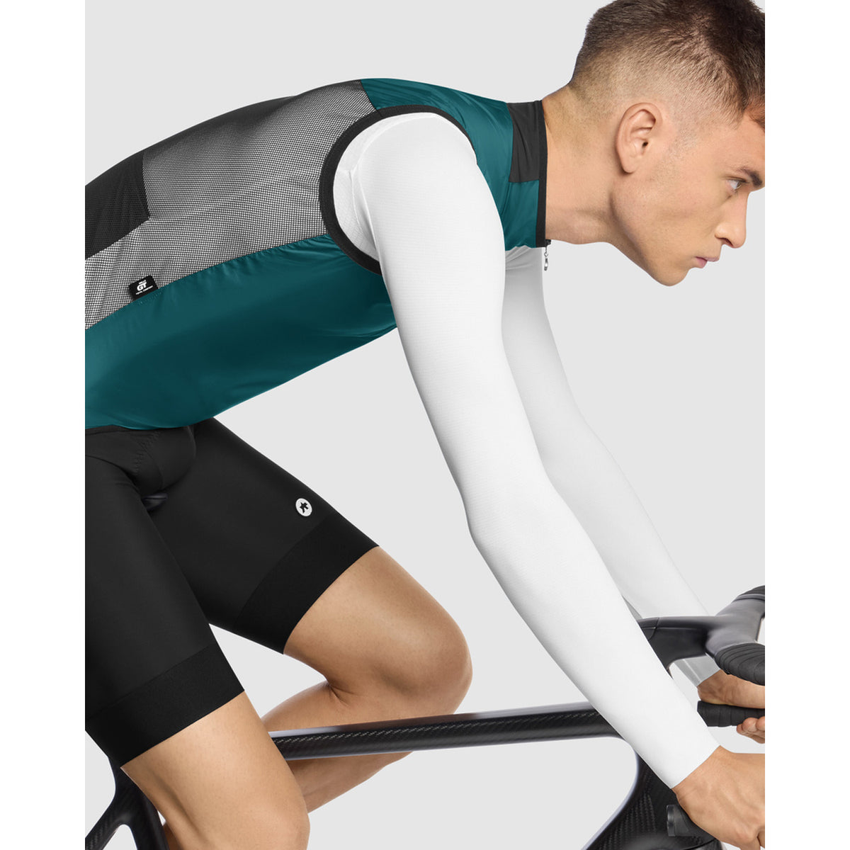 ASSOS MILLE GT WIND C2 Foundation Green Sleeveless Jacket