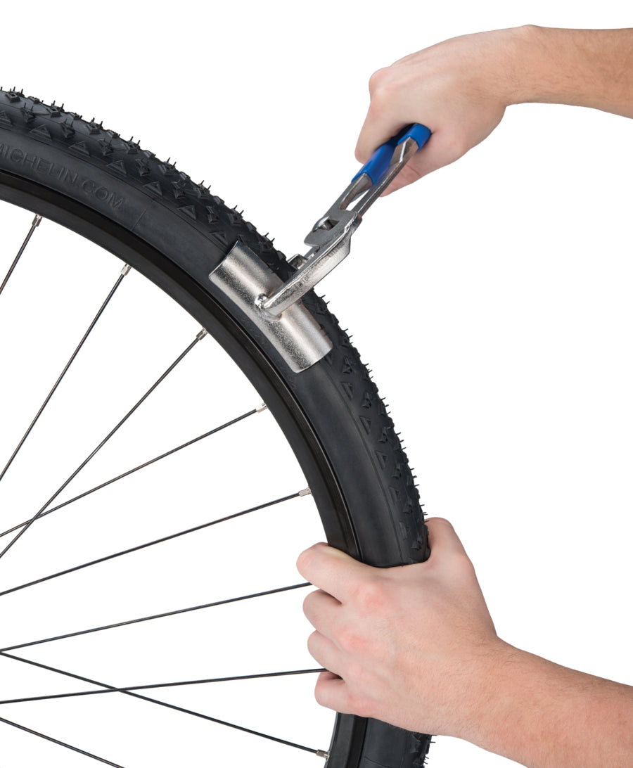 Park Tool PTS-1 koristi se za postavljanje gume na naplatak