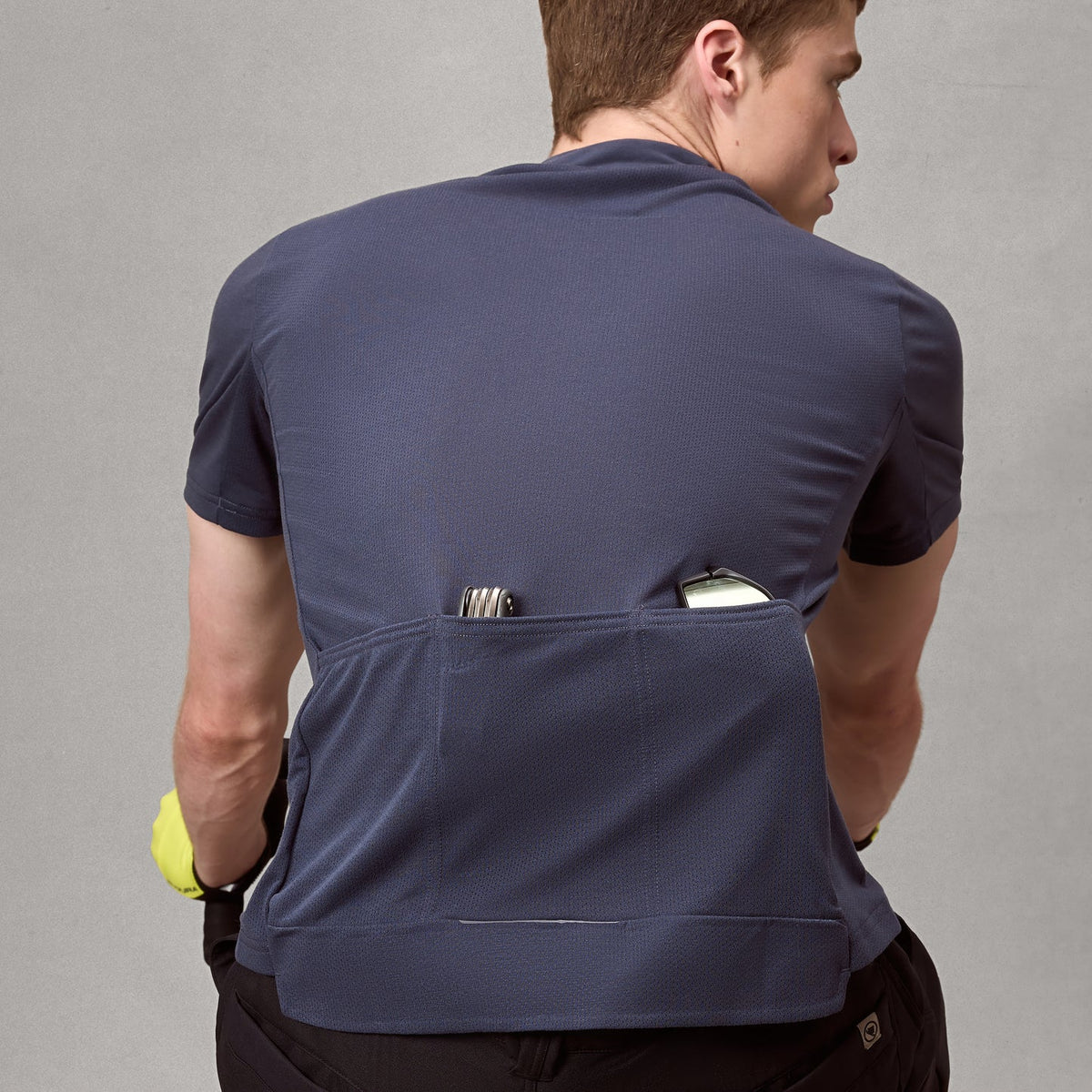 Pyöräilypaita ENDURA LOOP ZIPPED Lyhythihainen Carbon Harmaa