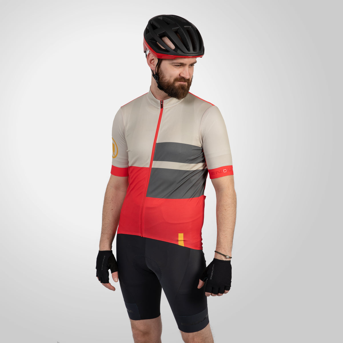 Krátký náprsenový cyklistický nohavičák ENDURA FS260 šedý