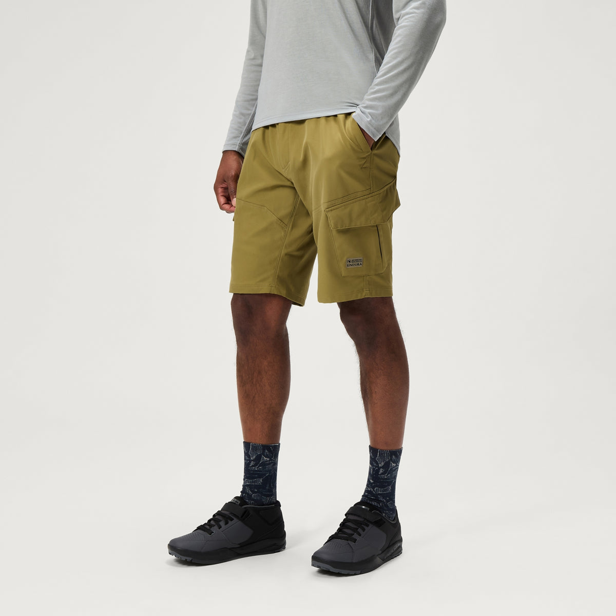 ENDURA LOOP CARGO -shortsit Oliivinvihreä
