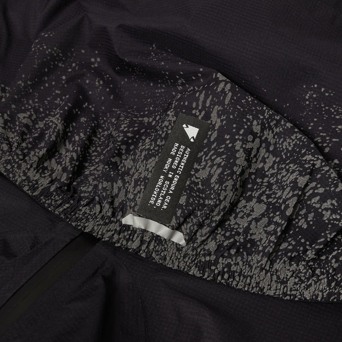 Svart jacka ENDURA ALLTRACK RACE CAPE