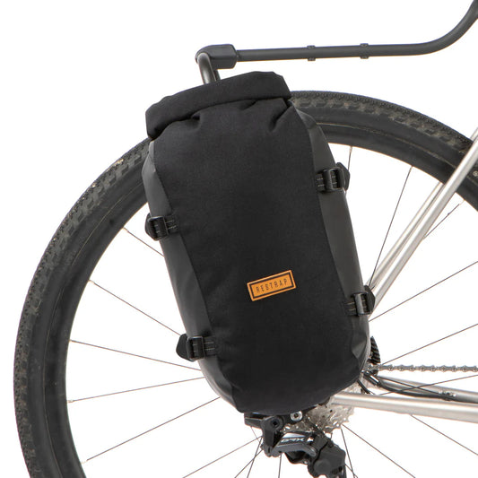 Pakethållarväska RESTRAP SWITCH PANNIER 10L Svart