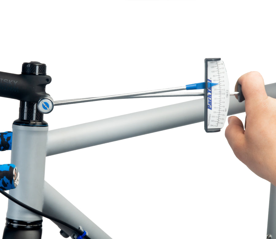 Uťahovanie skrutky predstavca kľúčom Park Tool TW-1.2