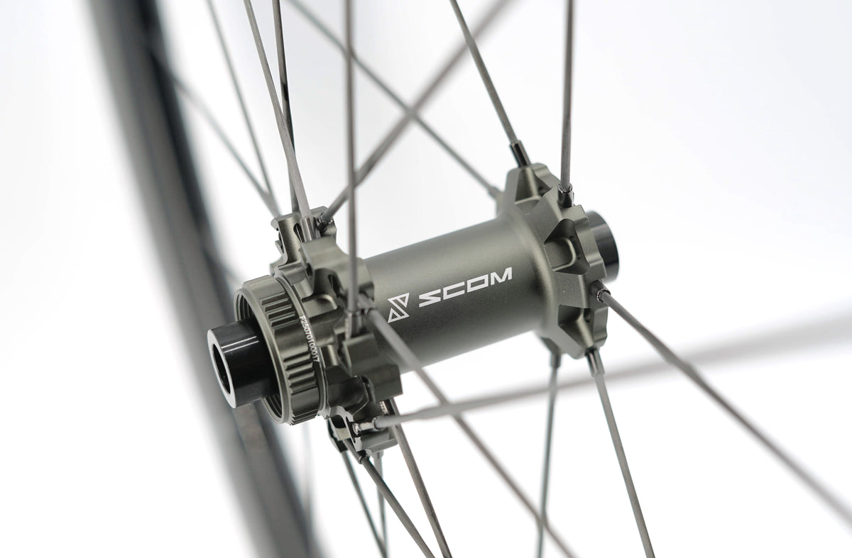 SCOM ULTRA 62 Tubeless Ready (Center Lock) -pyöräpari