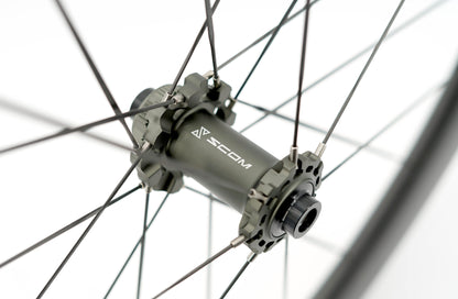 Wielpaar SCOM ULTRA 62+ Tubeless Ready (Center Lock)