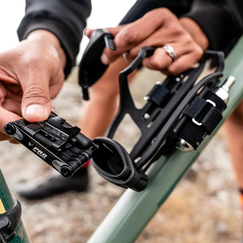 LEZYNE TUBELESS FLOW STORAGE Juomapulloteline ja Työkaluteline Musta