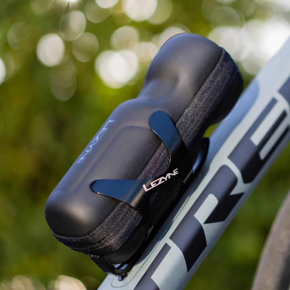 LEZYNE CNC ALLOY CAGE flaskeholder, sort